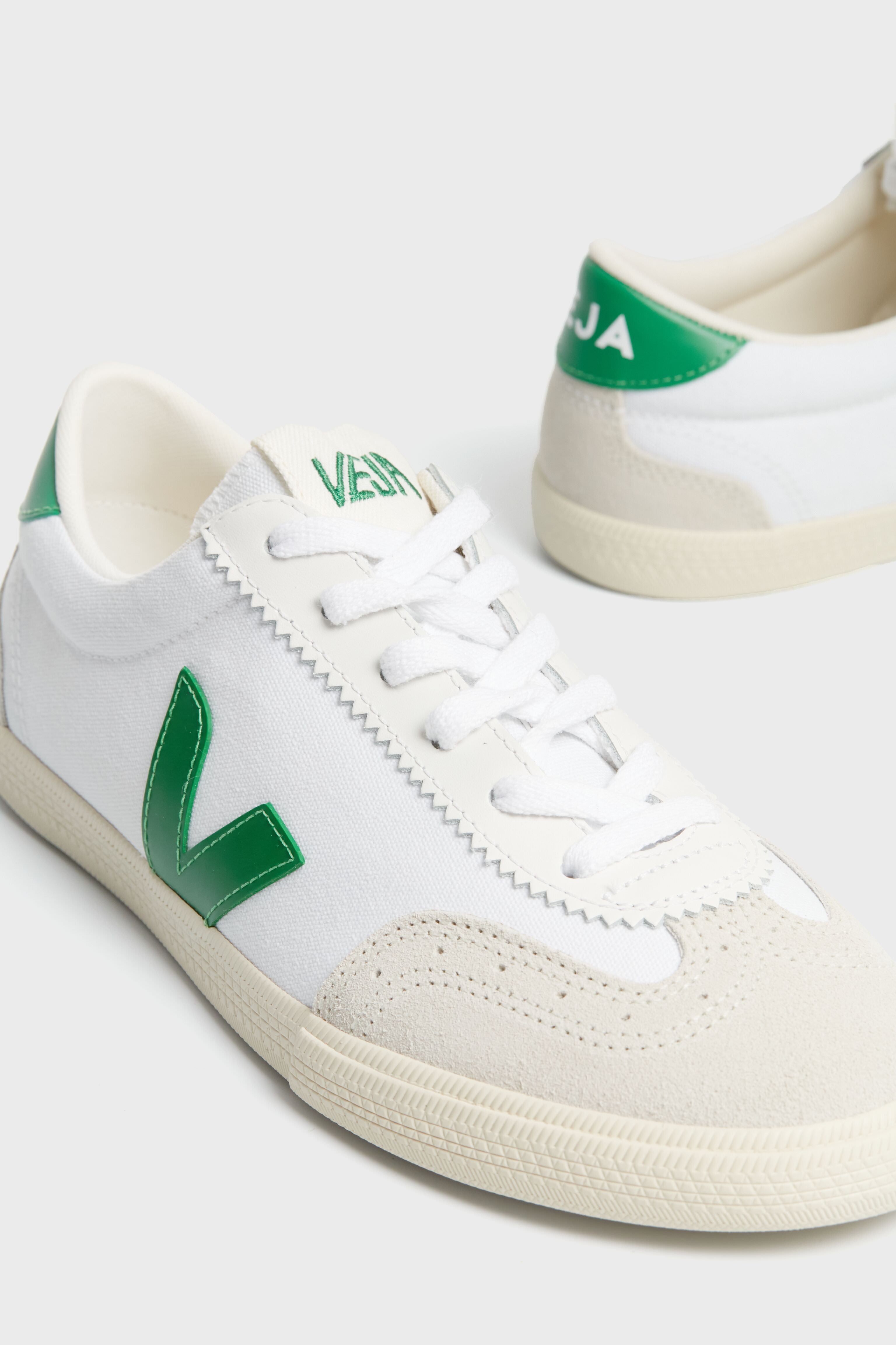 Veja White Emeraude Volley Sneakers
