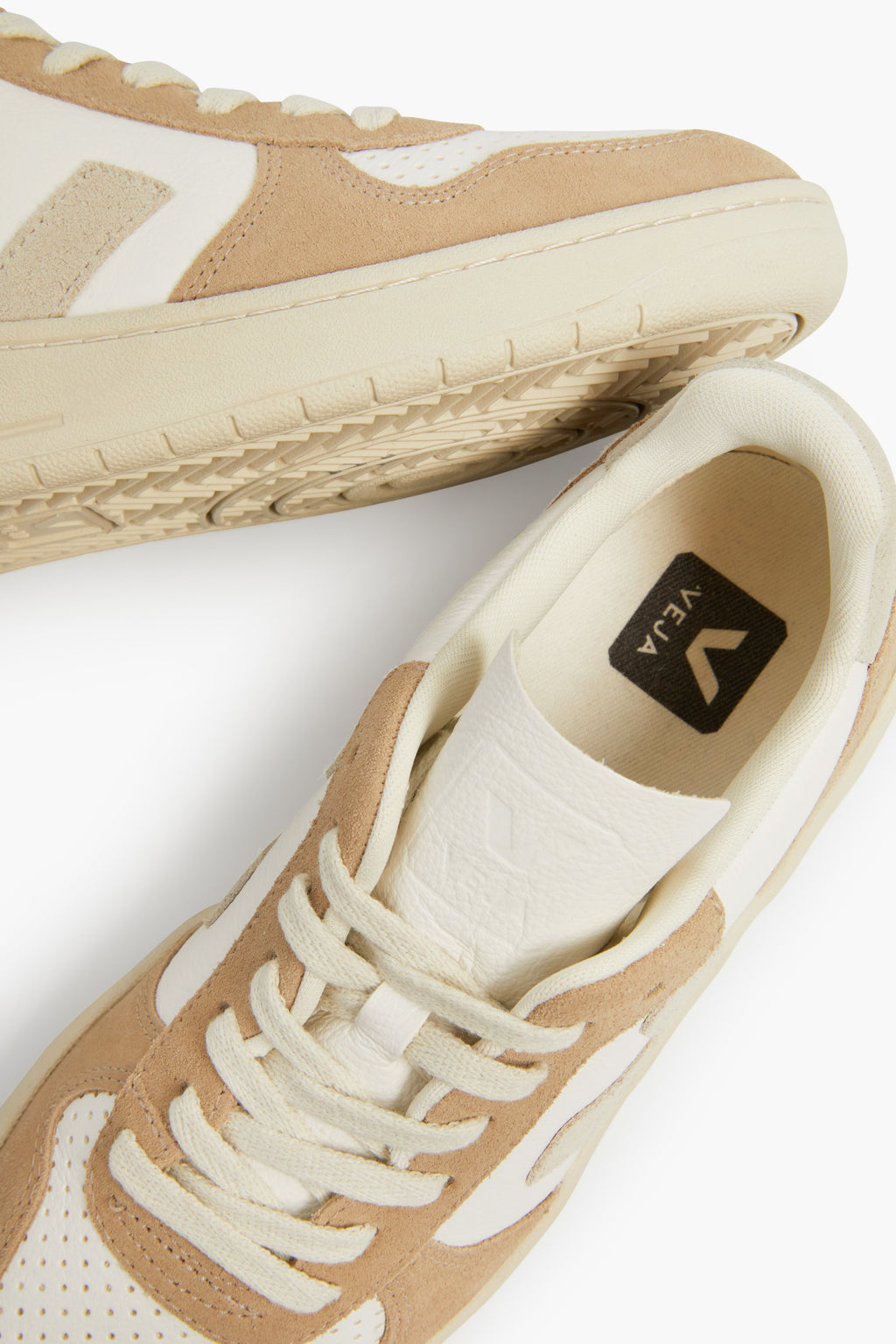 Veja Extra White Natural Sahara V-10 Sneakers