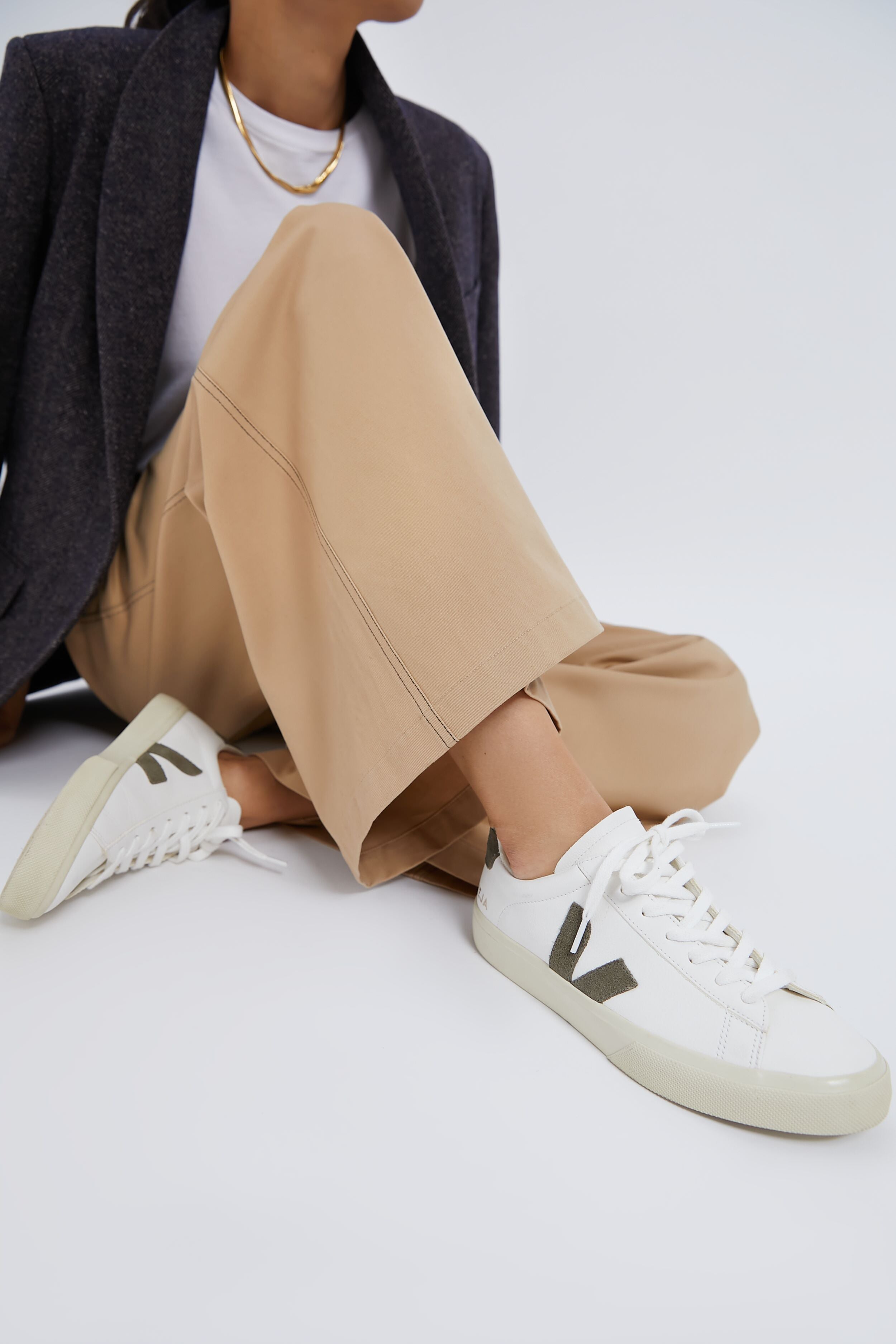 Veja Extra White Kaki Campo Sneakers