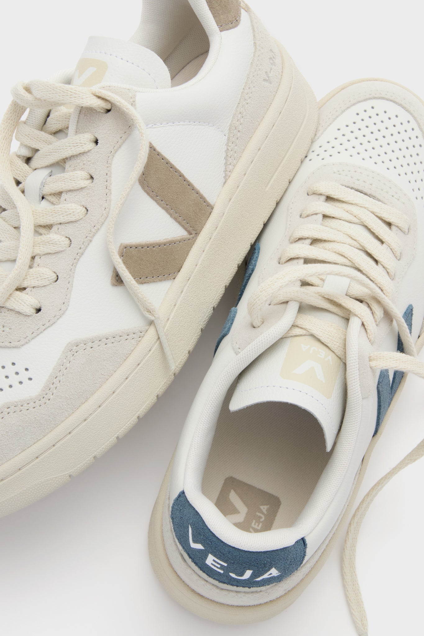 Veja Extra White California V-90 Sneakers