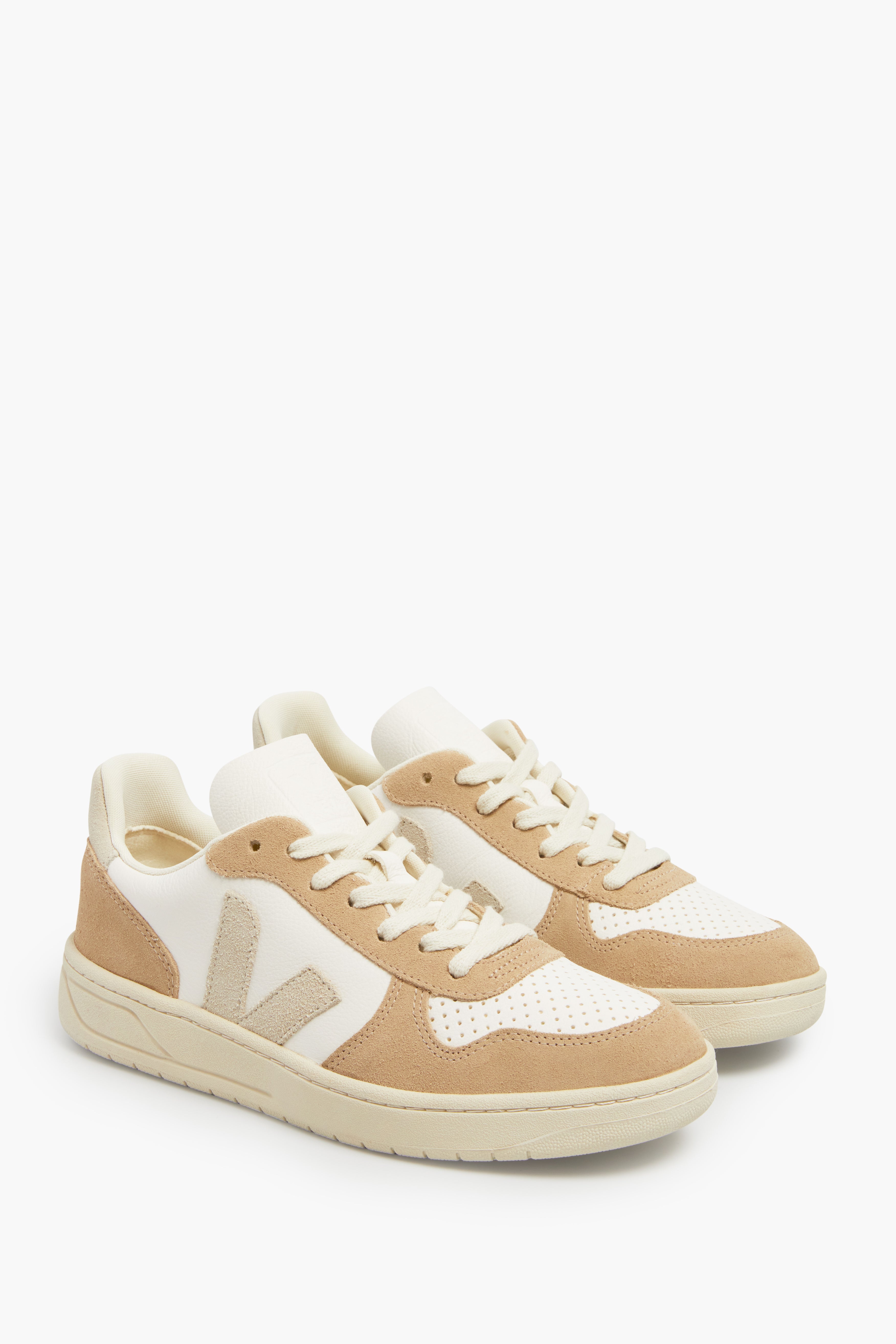 Veja Extra White Natural Sahara V-10 Sneakers