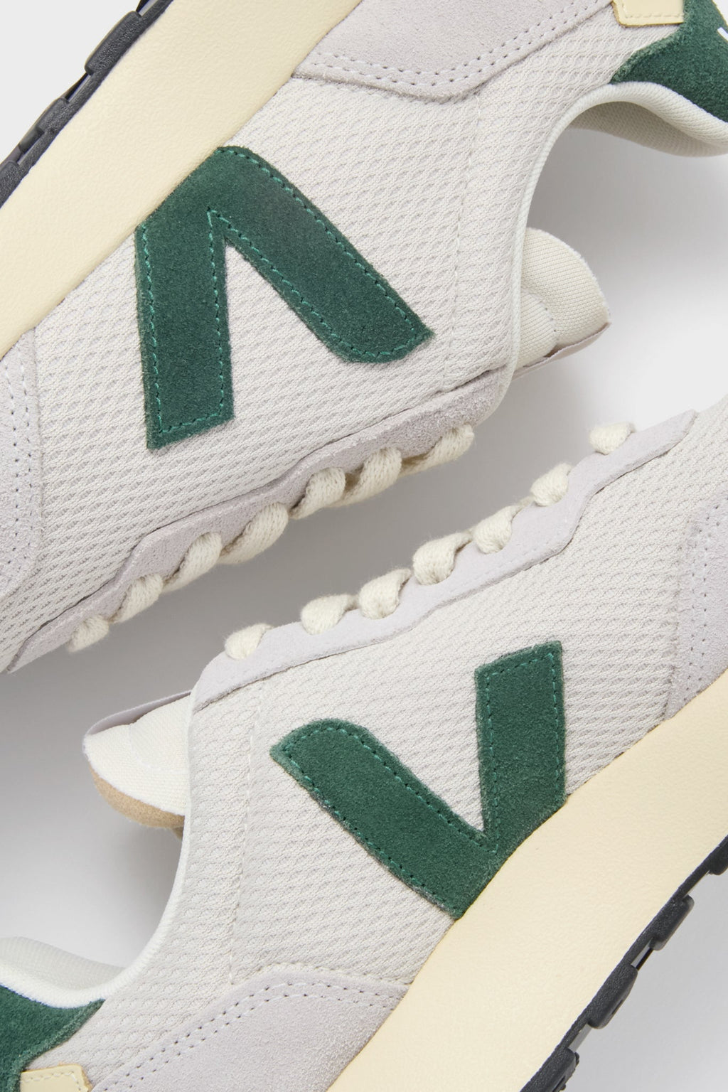 Veja Natural Cyprus Paulistana Sneakers