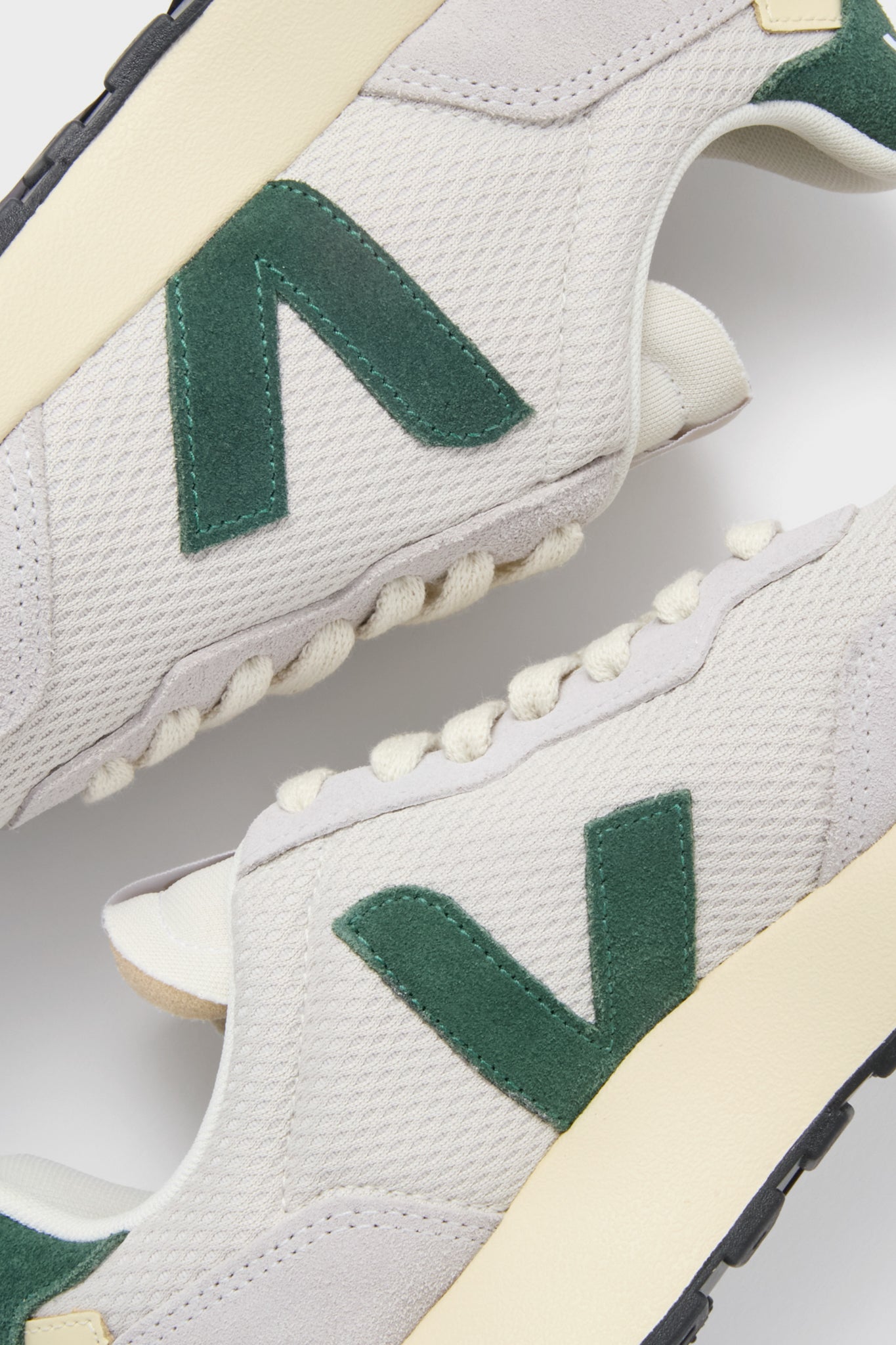 Veja Natural Cyprus Paulistana Sneakers