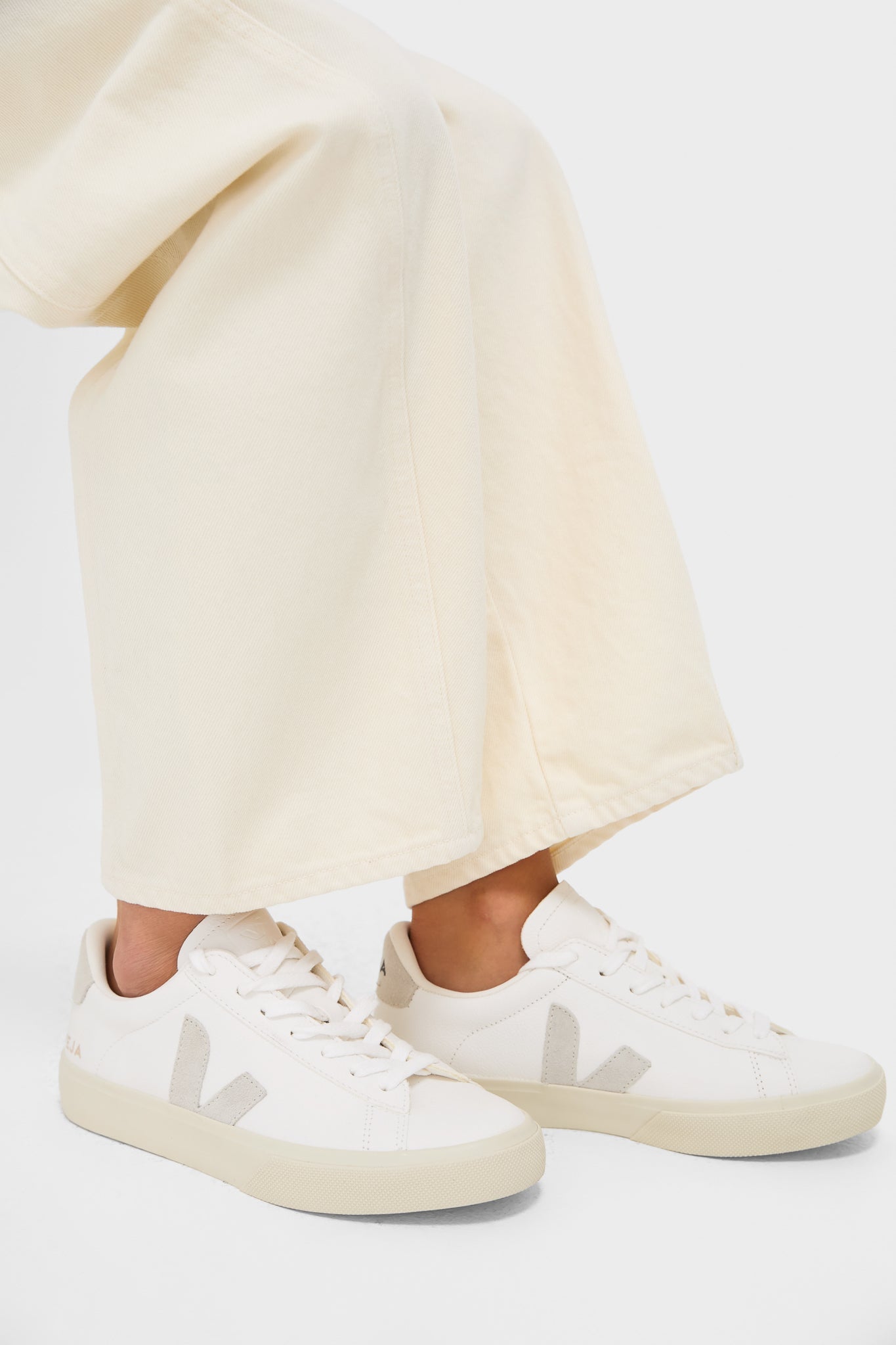 Veja Extra-White Natural Campo Sneakers
